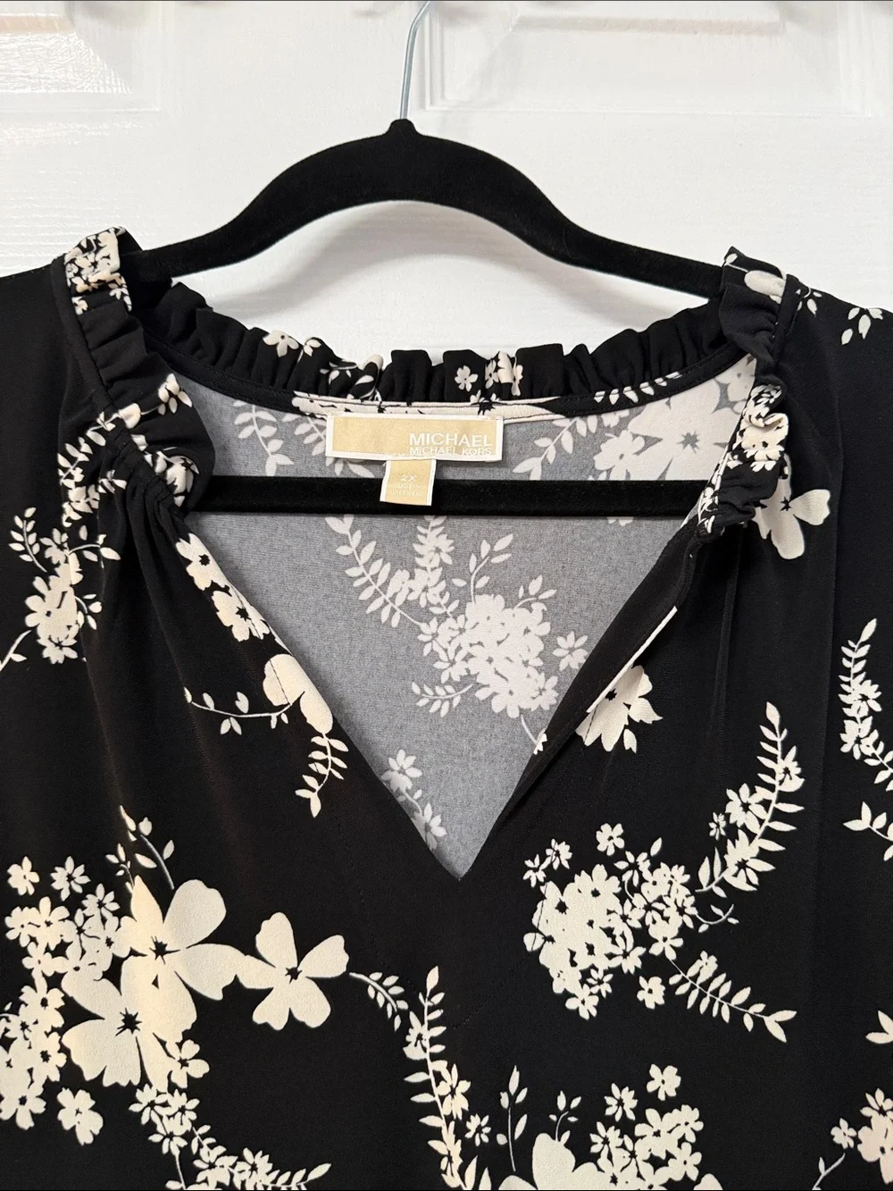 Michael Kors Black & Cream Floral Sleeveless V-Neck Dress